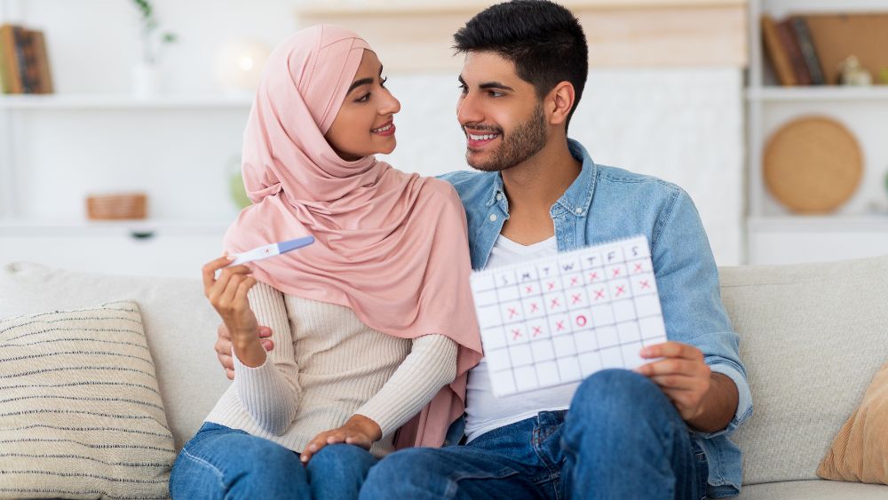 Couple Planning Pregnancy With Calendar - NRKSS Blog